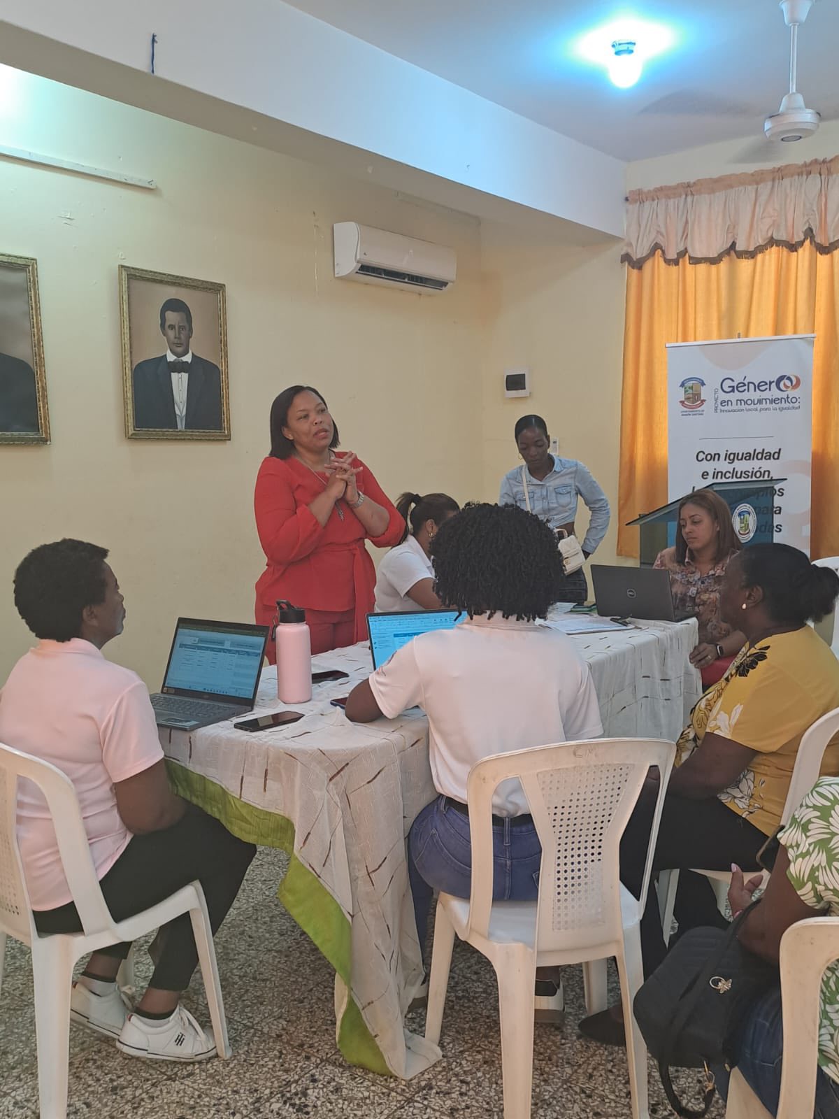 Gracias a las políticas sociales impulsadas por el presidente Luis Abinader Corona, continuamos llevando oportunidades reales a nuestra gente y fortaleciendo el desarrollo de las mujeres en nuestro municipio.